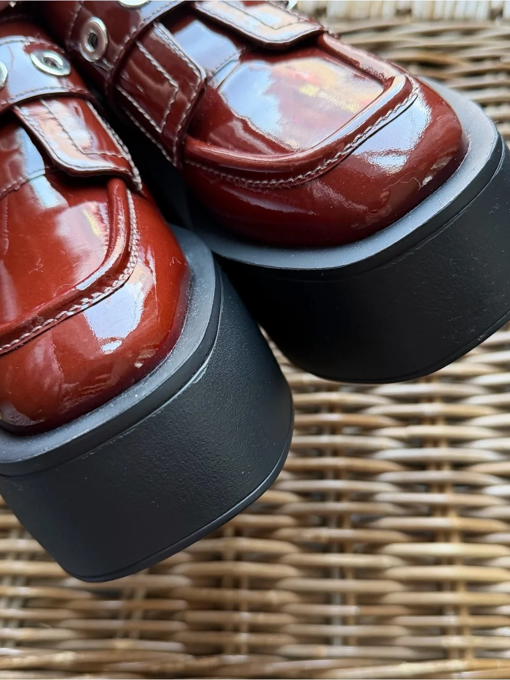 Larroudé Stewart Platform Heels Burgundy Wine Size 9 Patent Leather